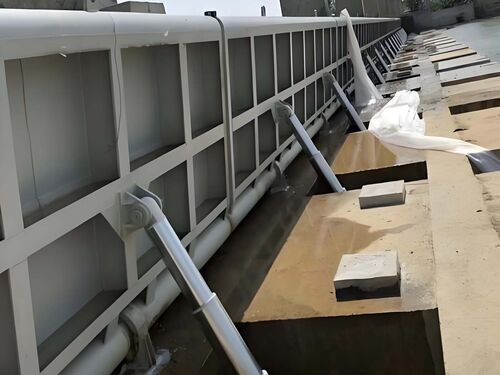 水力翻板坝建设案例：南方多雨地区水力翻板坝防山洪工程案例案例实景图