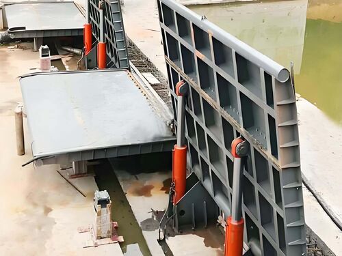 2.5m×6m 液压升降坝案例：农村小型河道液压升降坝灌溉供水工程整体外观 | 液压驱动 | 升降坝整体结构展示