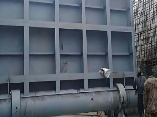 多支点钢坝闸施工：大型灌区多支点钢坝闸快速输水工程实例整体外观 | 通用型结构 | 钢坝整体结构展示