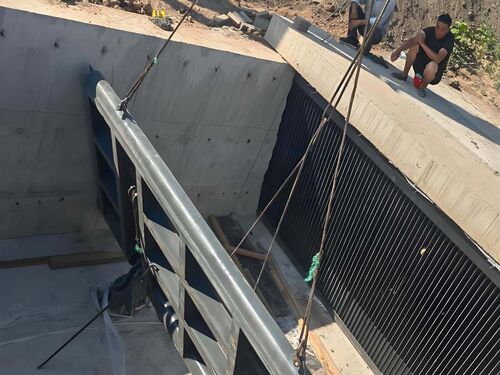 4.5m×9m 液压坝厂家_价格_定制_安装服务整体外观 | 液压驱动 | 液压坝整体结构展示