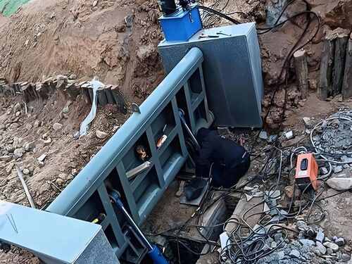 自控翻板坝防洪效果怎么样？暴雨天实测数据整体外观 | 通用型结构 | 翻板坝整体结构展示